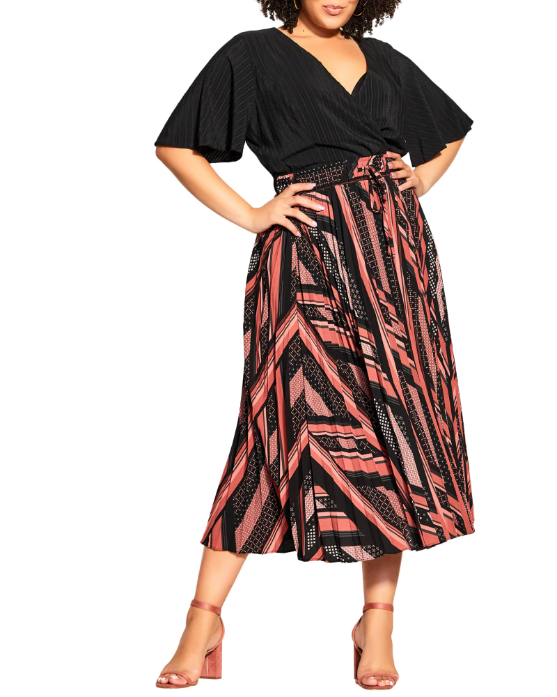 Front of a model wearing a size M SKIRT HARPER in Artisan Scarf by City Chic. | dia_product_style_image_id:297864